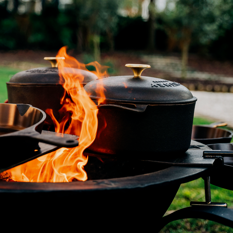 Dutch oven 3 qt Pure cast iron Campfire – Annie's Collections